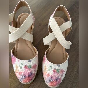 Easy Spirit Women’s size 7.5 Floral Canvas Espadrille Wedges